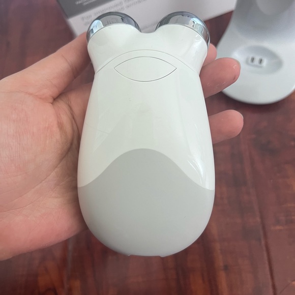 Nuface Trinity premium gift set - Picture 3 of 5